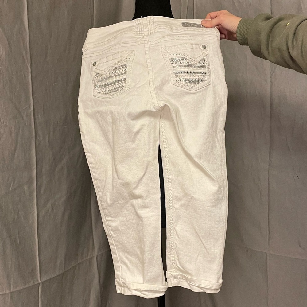 Wallflower Vintage Y2K White Cropped Jeans with Embellished Back Pockets